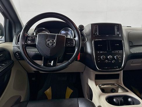 Used 2019 Dodge Grand Caravan SXT FWD image 21