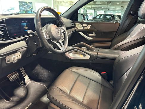 Used 2023 Mercedes-Benz GLS 450 4MATIC image 7