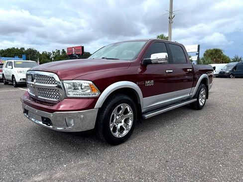 Used 2018 RAM 1500 Laramie w/ Convenience Group AWD/4WD image 3