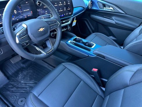 New 2026 Chevrolet Equinox EV LT image 9