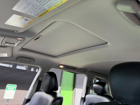 Used 2019 Nissan Armada SL w/ Premium Package AWD/4WD image 13