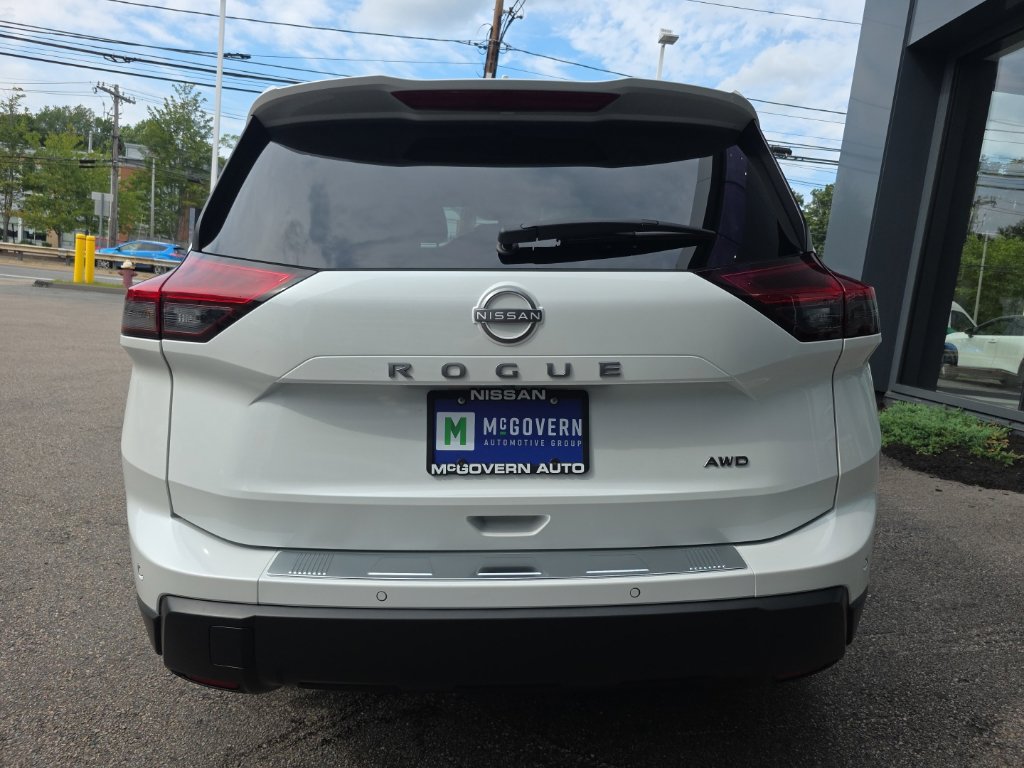 Certified 2026 Nissan Rogue SV AWD/4WD image 5