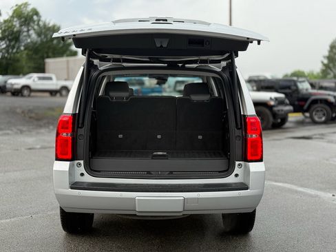 Used 2020 Chevrolet Tahoe LT w/ Luxury Package RWD image 13