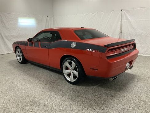 Used 2009 Dodge Challenger SRT8 w/ SRT Option Group II RWD image 9