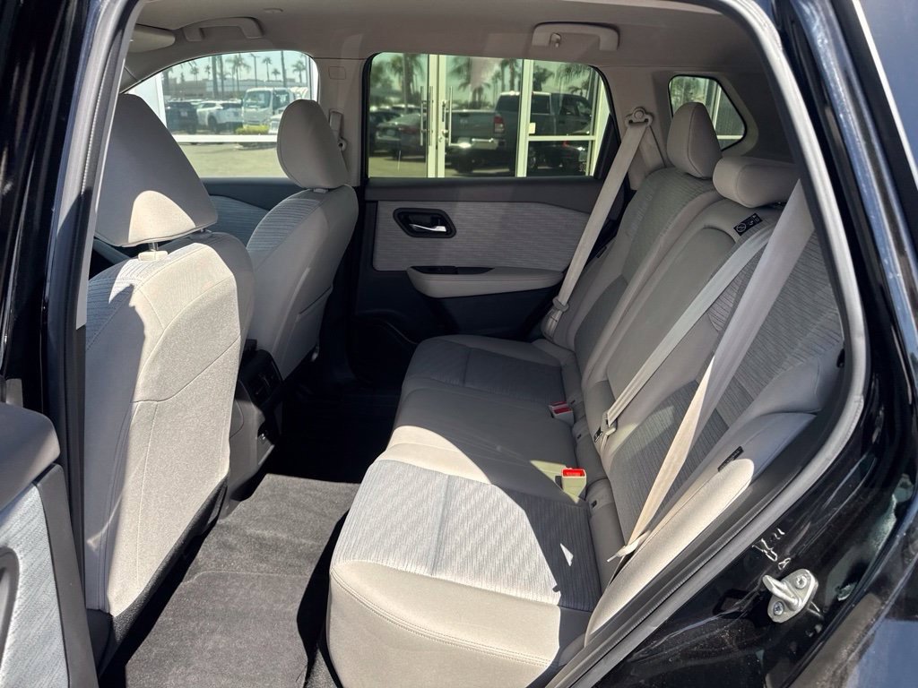 Used 2023 Nissan Rogue SV FWD image 12