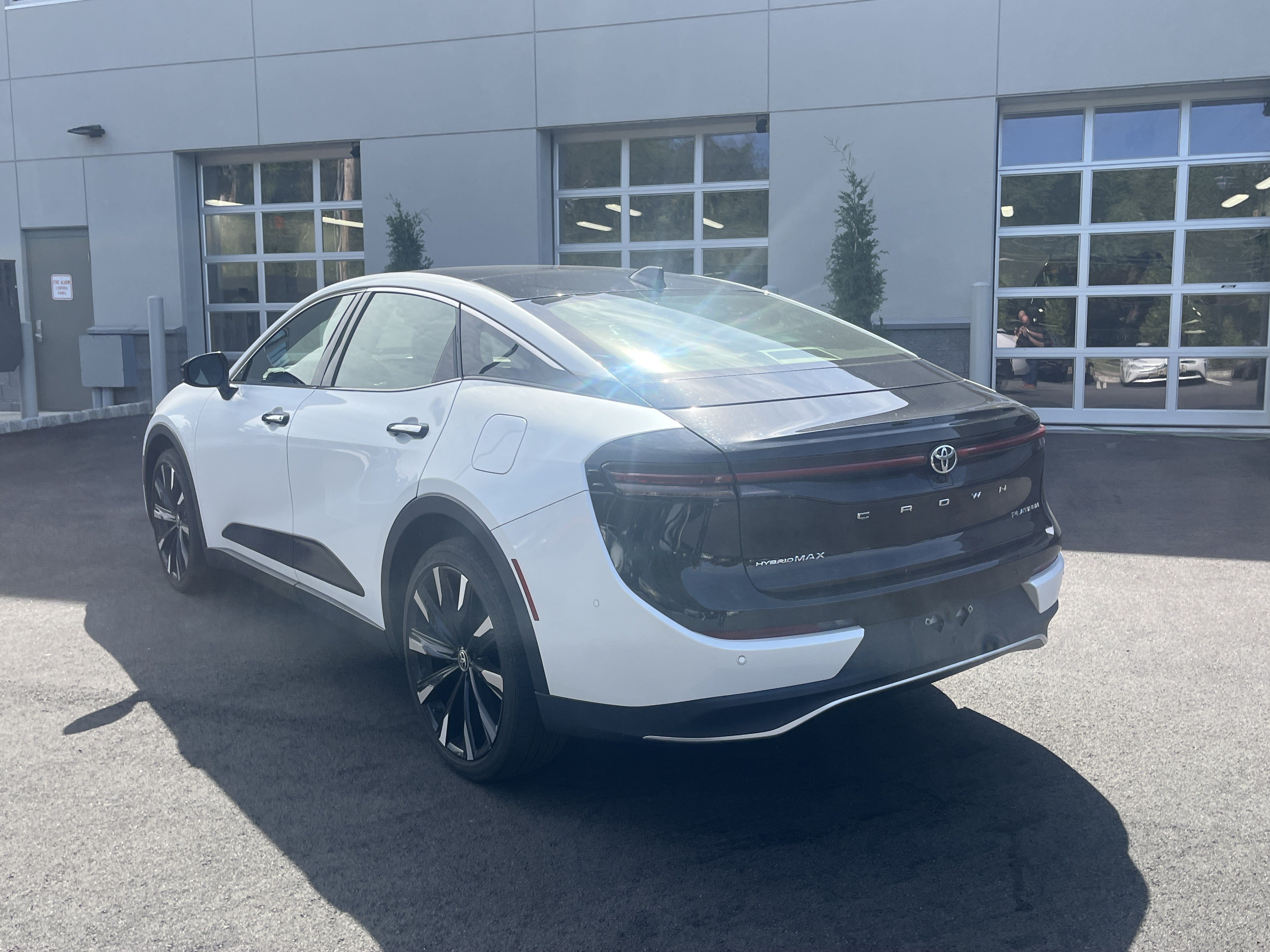 Certified 2023 Toyota Crown Platinum AWD/4WD image 4