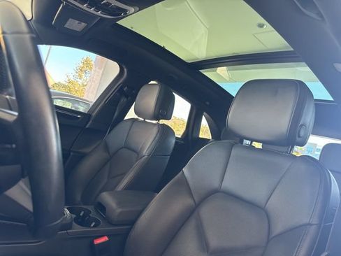 Used 2023 Porsche Macan AWD/4WD image 22