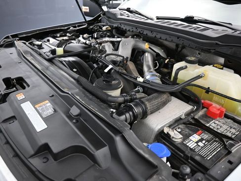 Used 2024 Ford F350 Lariat w/ Chrome Package image 22