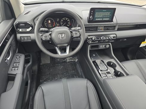 New 2025 Honda Pilot Touring image 26