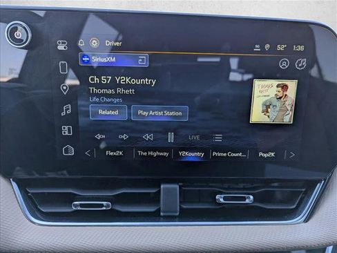 Used 2025 Chevrolet Equinox ACTIV w/ Safety and Technology Package image 18