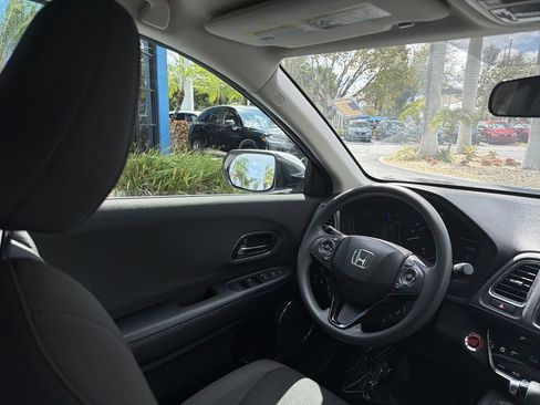 Certified 2022 Honda HR-V EX image 17