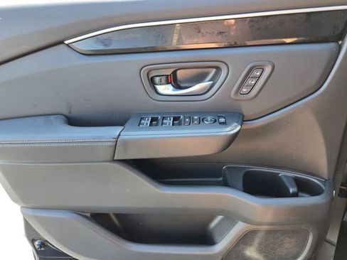 Used 2025 Honda Pilot EX-L image 35