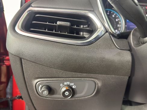 Used 2022 Chevrolet Equinox LT FWD image 17