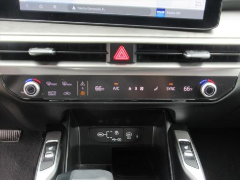 Used 2024 Kia Sorento X-Line EX image 24