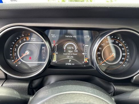 Used 2022 Jeep Gladiator Sport AWD/4WD image 34