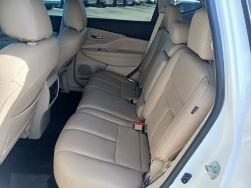 Used 2019 Nissan Murano SV w/ Premium Package FWD image 13