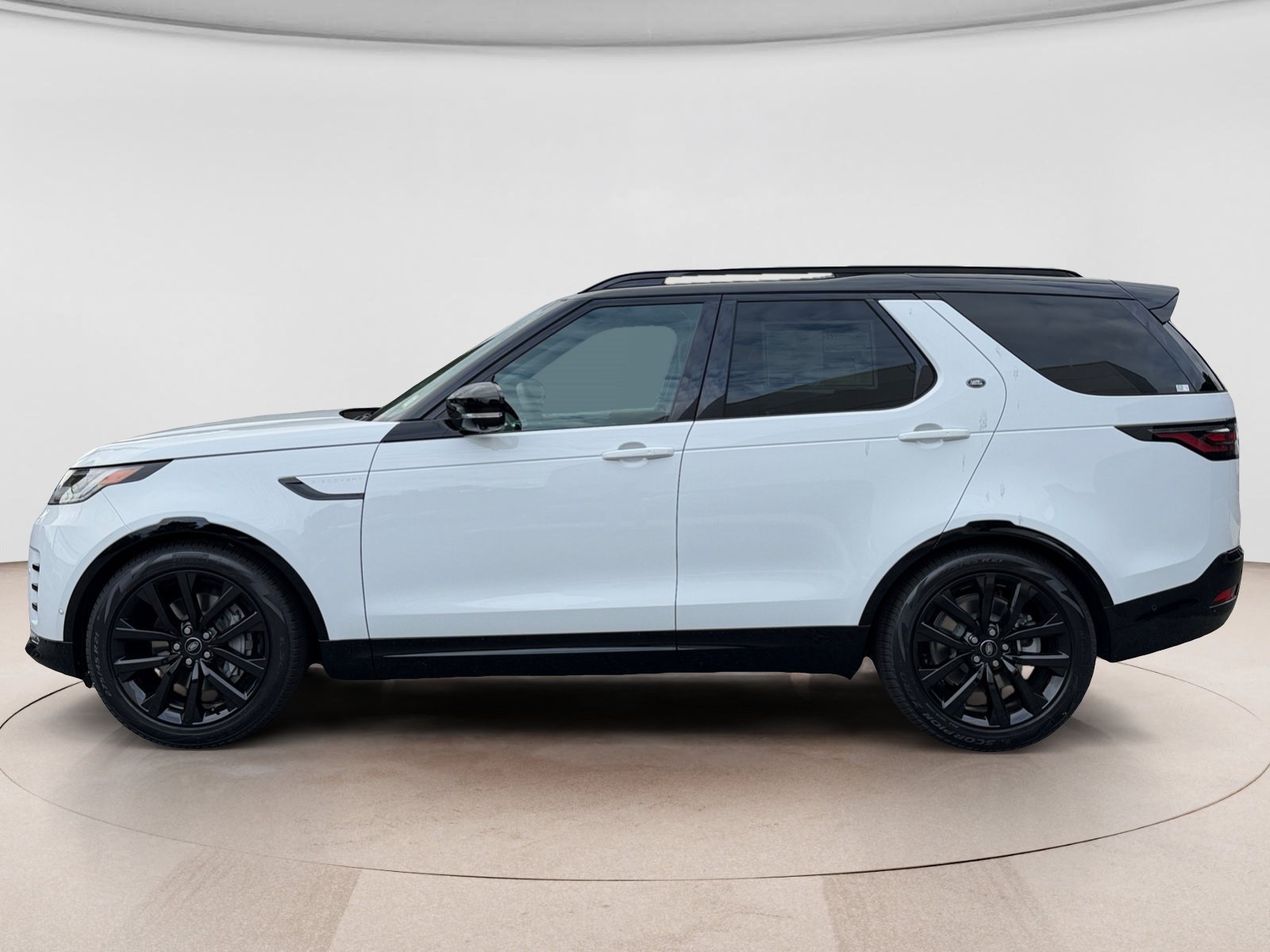 New 2026 Land Rover Discovery Dynamic SE AWD/4WD image 2
