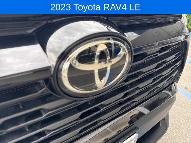 Used 2023 Toyota RAV4 LE AWD/4WD image 34