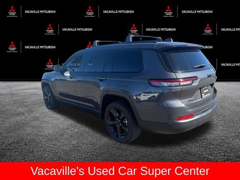 Used 2023 Jeep Grand Cherokee L Laredo AWD/4WD image 3