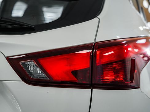 Used 2018 Nissan Rogue Sport SL w/ SL Premium Package image 7