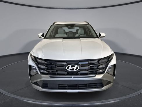 Used 2025 Hyundai Tucson SEL FWD image 3