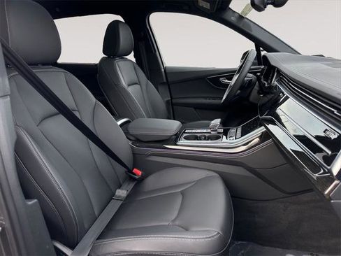 Certified 2025 Audi Q7 2.0T Premium Plus image 15
