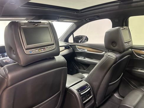 Used 2018 Cadillac XT5 Platinum AWD/4WD image 23