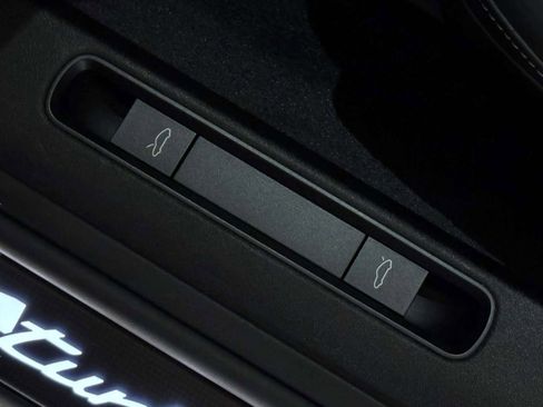 Used 2022 Porsche 911 Turbo S image 21