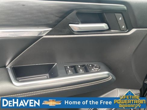 Used 2025 GMC Acadia Elevation FWD image 23