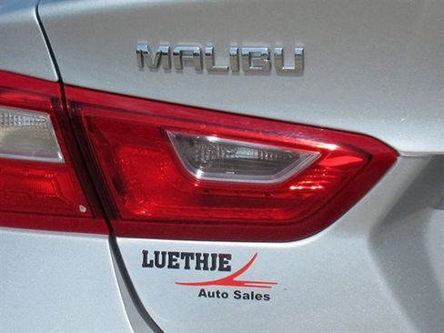 Used 2018 Chevrolet Malibu LT image 33