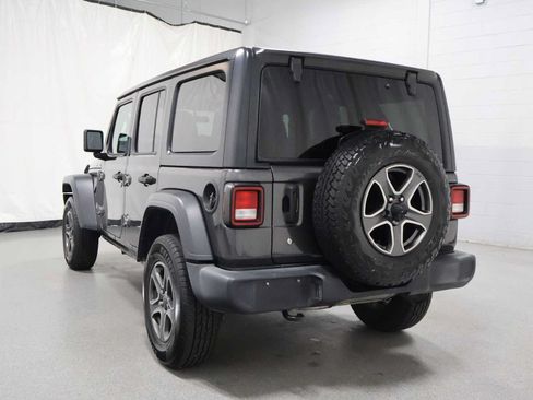 Used 2018 Jeep Wrangler Unlimited Sport S AWD/4WD image 3