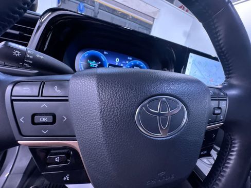 Used 2023 Toyota Crown XLE image 20