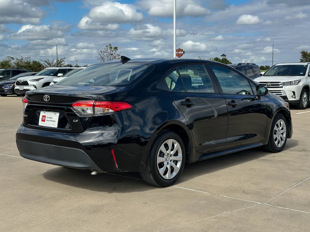Certified 2025 Toyota Corolla LE FWD image 3