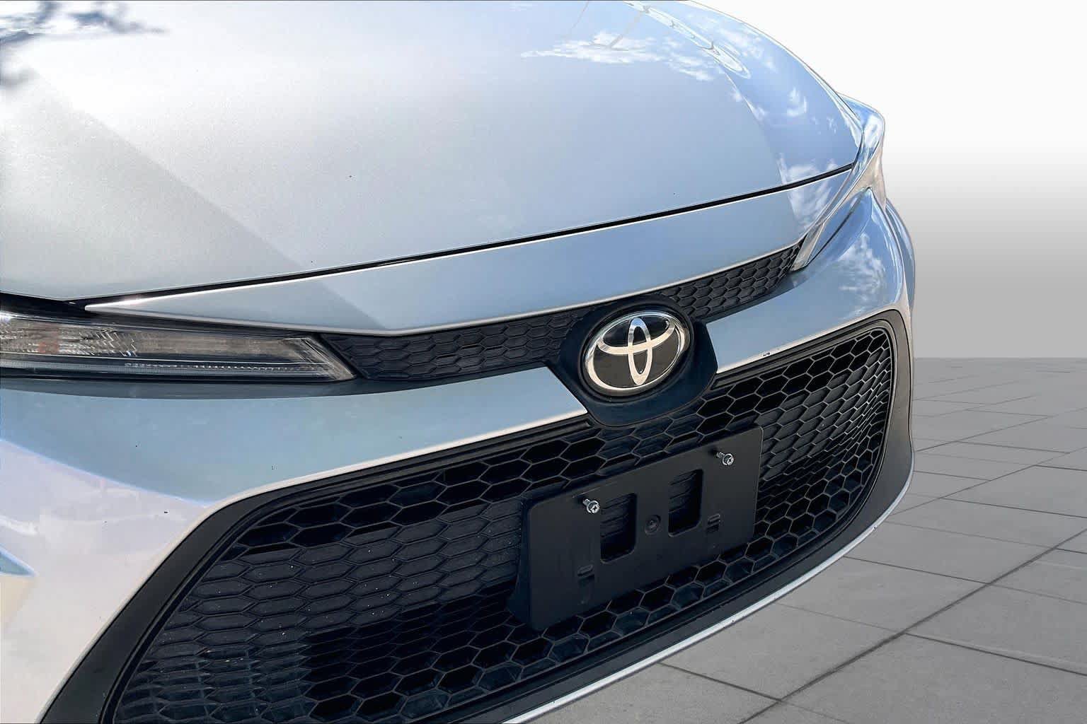 Used 2020 Toyota Corolla LE FWD image 29