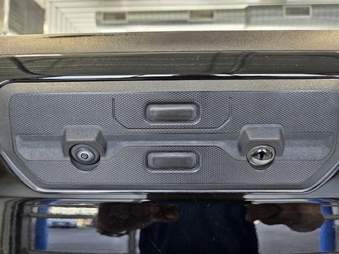 Used 2024 GMC Sierra 1500 SLT image 39