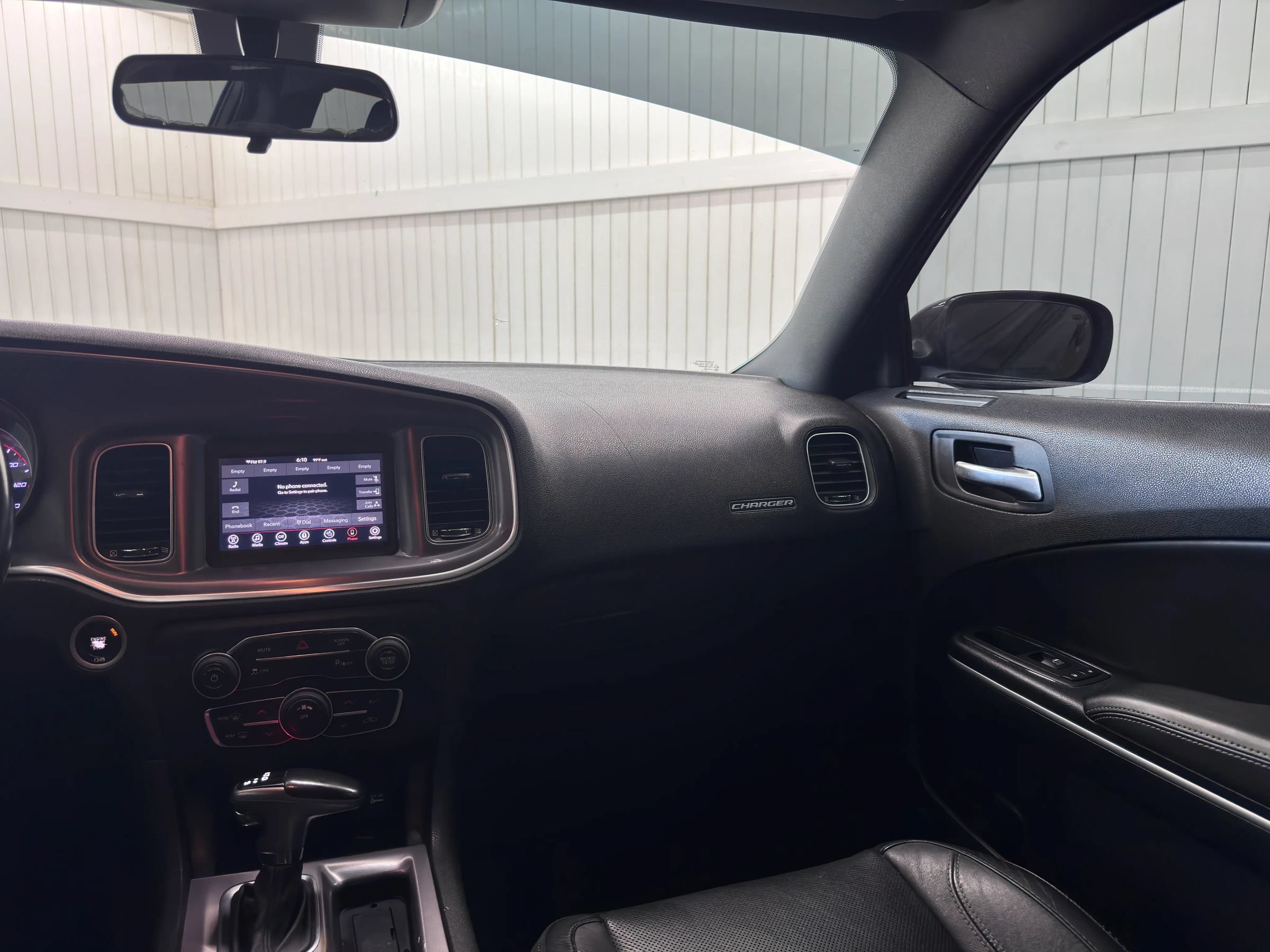 Used 2019 Dodge Charger SXT w/ Leather Interior Group RWD image 16