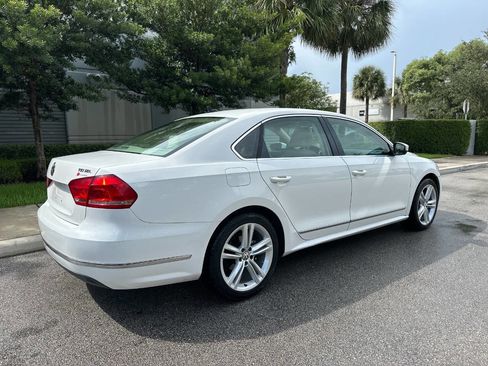 Used 2014 Volkswagen Passat 1.8T SEL Premium image 7