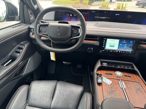 New 2025 Lincoln Navigator Black Label image 26