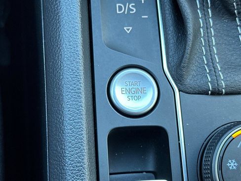 Used 2022 Volkswagen Atlas SEL Premium image 23