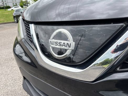 Used 2019 Nissan Rogue Sport SV FWD image 12