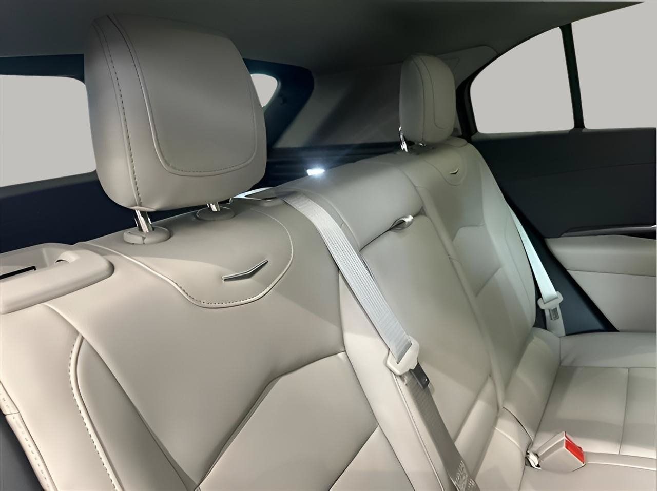 Used 2020 Cadillac XT4 Luxury w/ Cold Weather Package AWD/4WD image 22