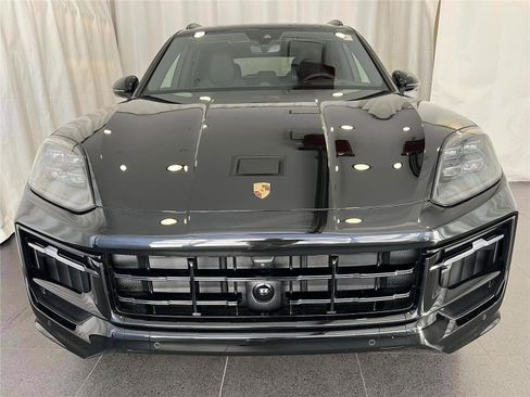 New 2026 Porsche Cayenne GTS image 6