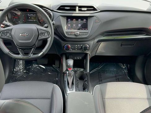 Used 2023 Chevrolet TrailBlazer RS AWD/4WD image 12
