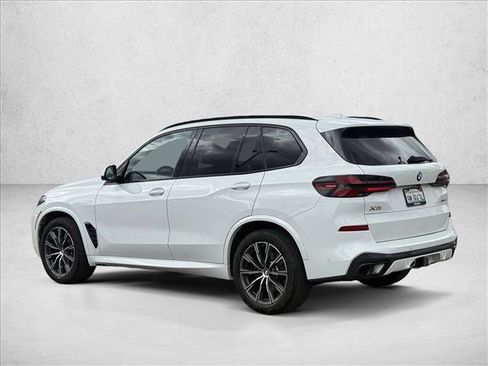 Used 2025 BMW X5 xDrive40i w/ M Sport Package AWD/4WD image 7