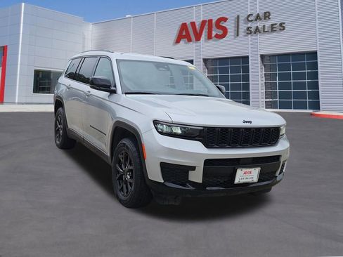 Used 2024 Jeep Grand Cherokee L Laredo AWD/4WD image 9