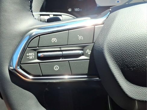 New 2026 Chevrolet Equinox LT w/ Convenience Package II FWD image 12