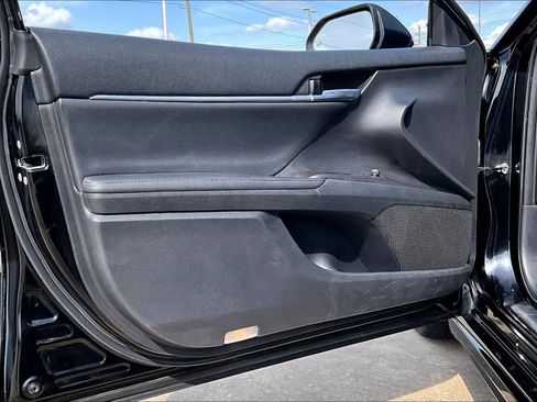 Used 2022 Toyota Camry XSE image 22