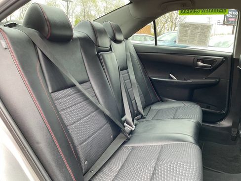 Used 2015 Toyota Camry SE FWD image 35