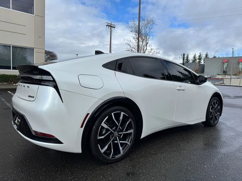 Used 2024 Toyota Prius Prime image 11