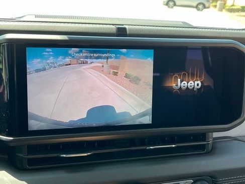 Certified 2025 Jeep Wrangler Unlimited Sahara w/ Safety Group AWD/4WD image 18